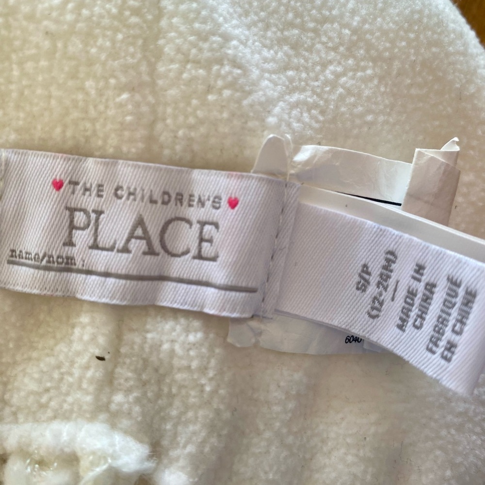 The Children’s Place - Cozy White Knit Pom-Pom Hat for babies. 12-24M. - Picture 2 of 3